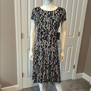 Jessica Howard Black and White Sheath Midi Dress